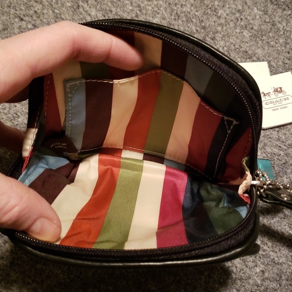 Coach black leather wristlet pouch - Picture 5 of 6